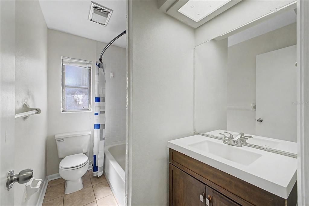 En Venta: $315,000 (3 camas, 2 baños, 1299 Pies cuadrados)
