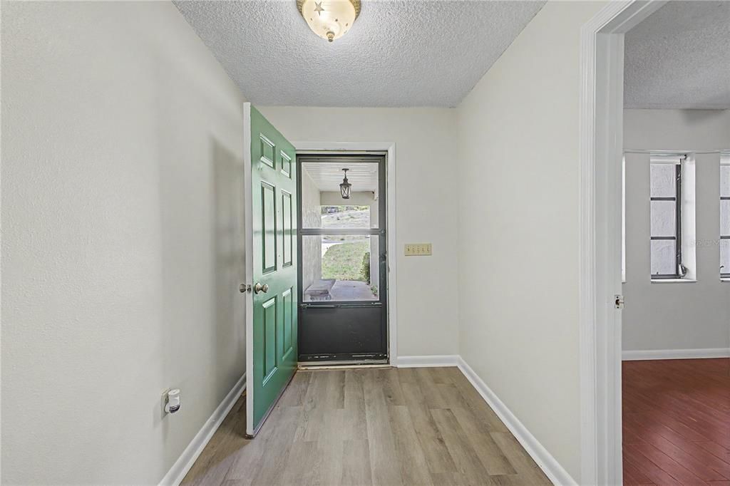 En Venta: $315,000 (3 camas, 2 baños, 1299 Pies cuadrados)
