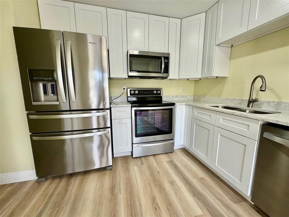 En Venta: $269,000 (2 camas, 2 baños, 1295 Pies cuadrados)