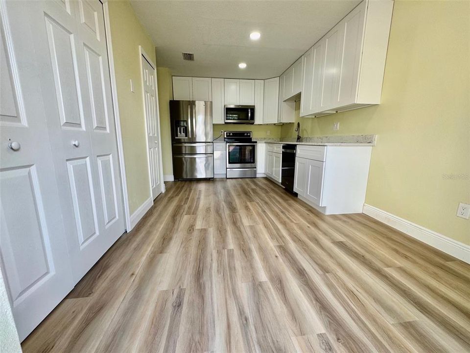 En Venta: $269,000 (2 camas, 2 baños, 1295 Pies cuadrados)