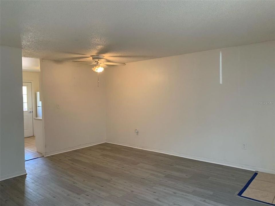 For Rent: $1,425 (2 beds, 1 baths, 899 Square Feet)