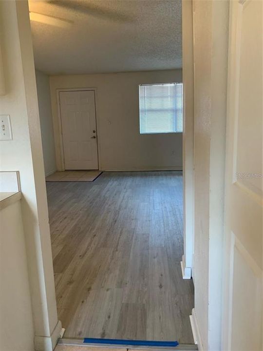 For Rent: $1,425 (2 beds, 1 baths, 899 Square Feet)