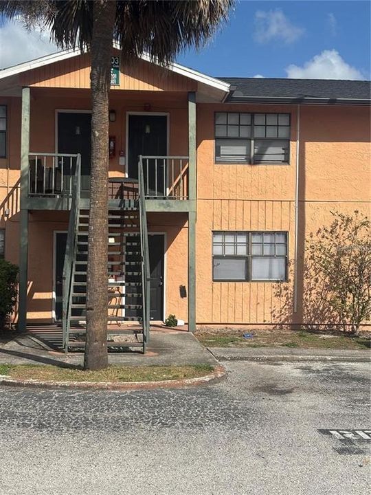 For Rent: $1,425 (2 beds, 1 baths, 899 Square Feet)