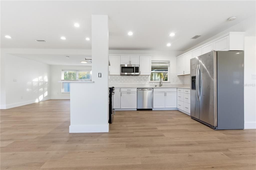 For Rent: $4,000 (3 beds, 2 baths, 1833 Square Feet)