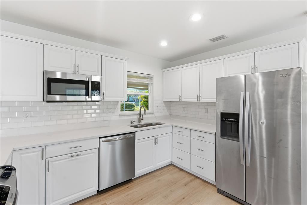 For Rent: $4,000 (3 beds, 2 baths, 1833 Square Feet)
