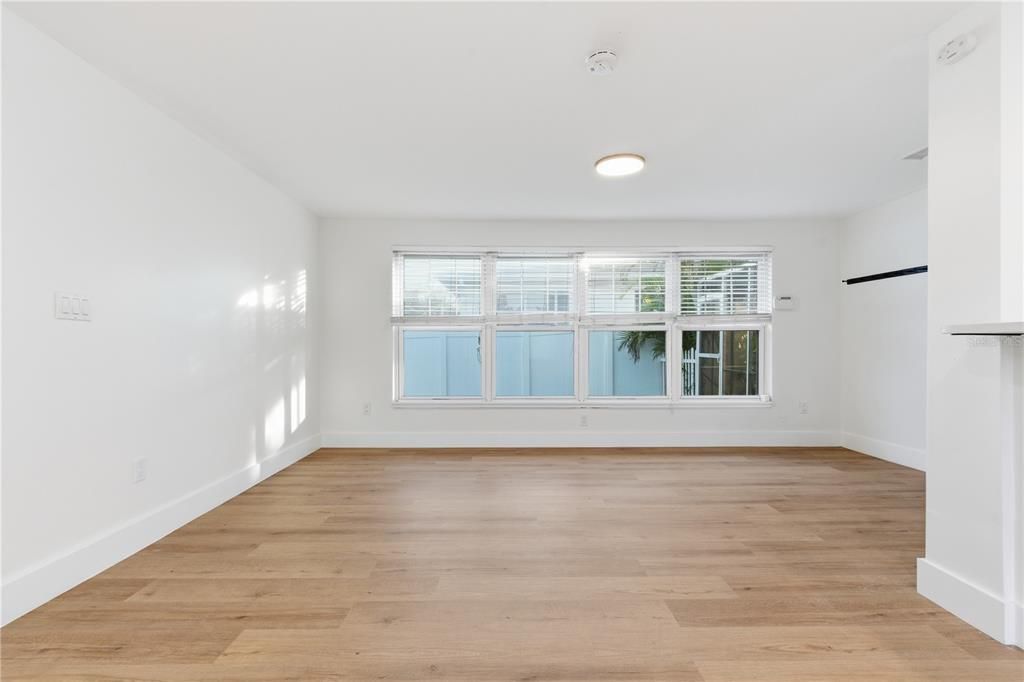 For Rent: $4,000 (3 beds, 2 baths, 1833 Square Feet)