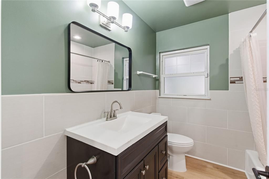 For Rent: $4,000 (3 beds, 2 baths, 1833 Square Feet)