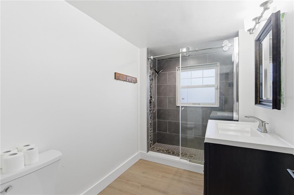 For Rent: $4,000 (3 beds, 2 baths, 1833 Square Feet)