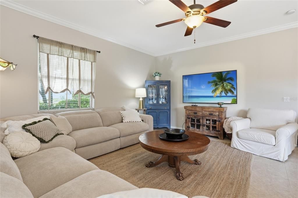 For Sale: $524,800 (4 beds, 2 baths, 2651 Square Feet)