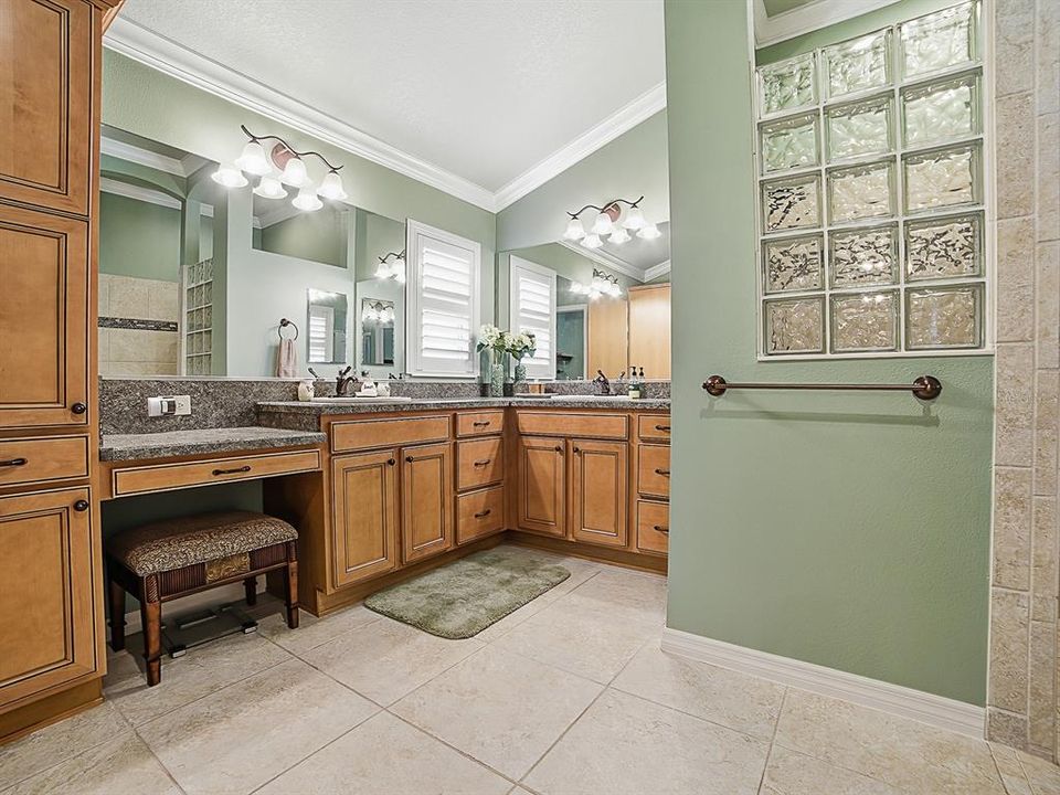 Activo con contrato: $495,000 (3 camas, 2 baños, 1939 Pies cuadrados)