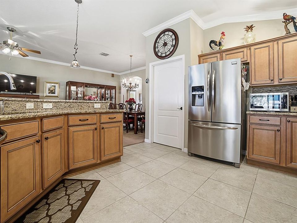Activo con contrato: $495,000 (3 camas, 2 baños, 1939 Pies cuadrados)