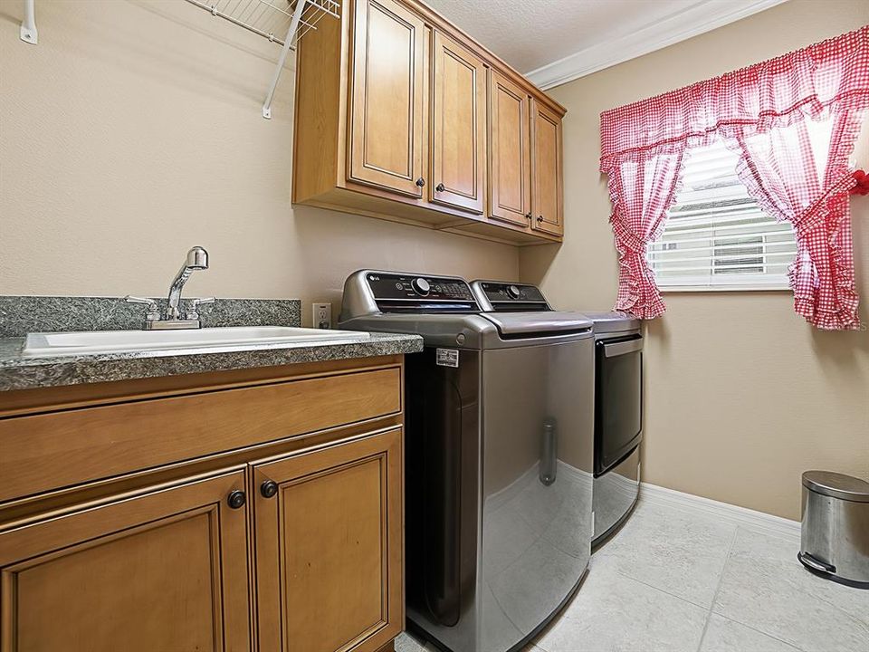 Activo con contrato: $495,000 (3 camas, 2 baños, 1939 Pies cuadrados)