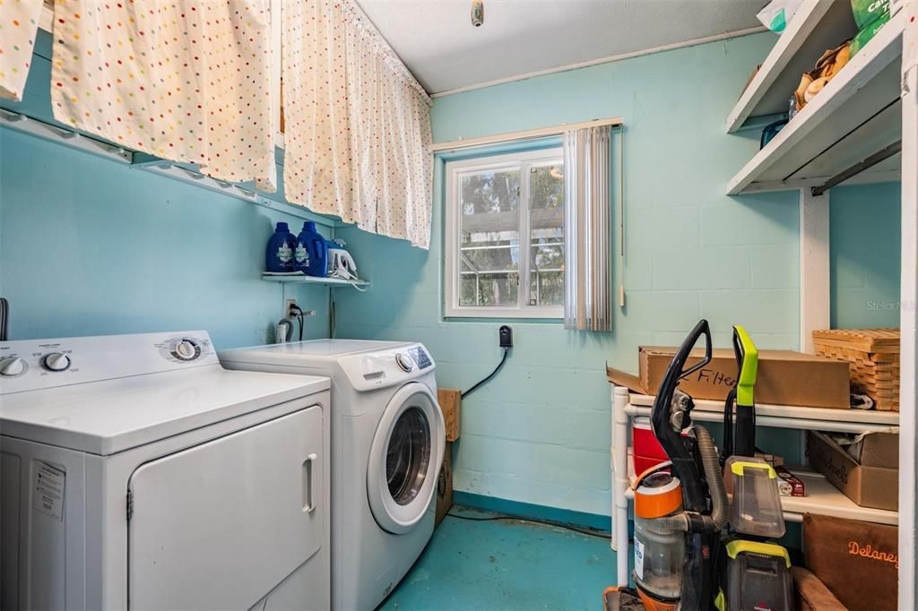 Activo con contrato: $417,000 (4 camas, 2 baños, 1752 Pies cuadrados)