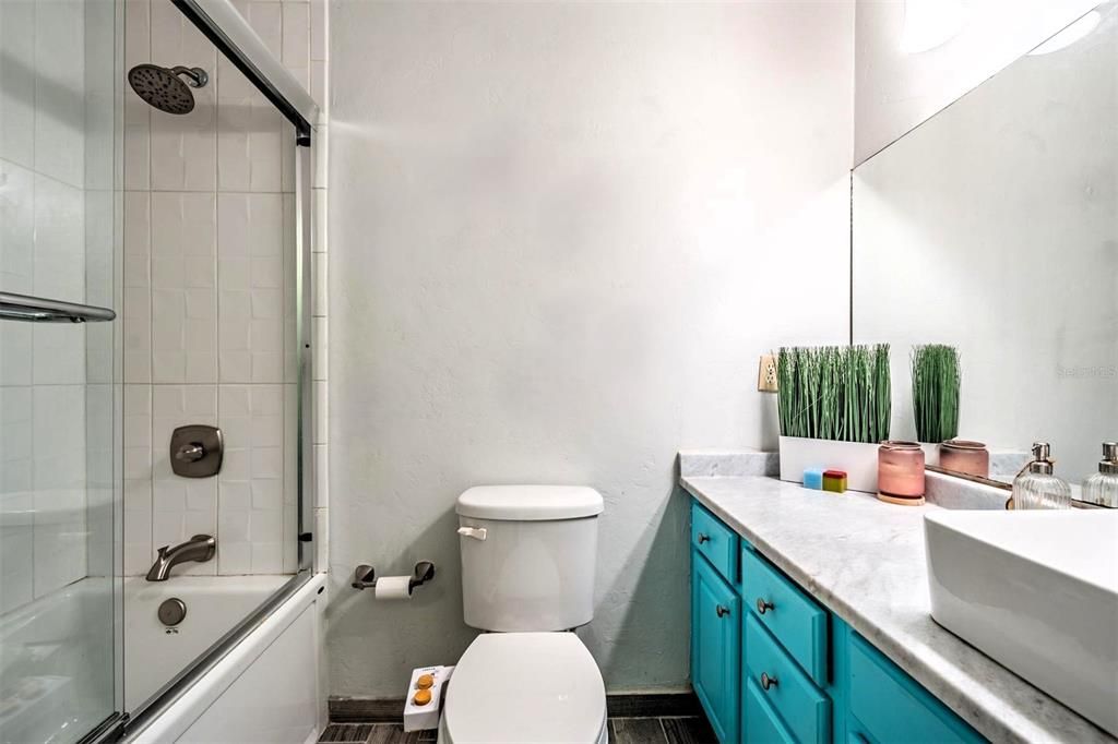 Activo con contrato: $417,000 (4 camas, 2 baños, 1752 Pies cuadrados)