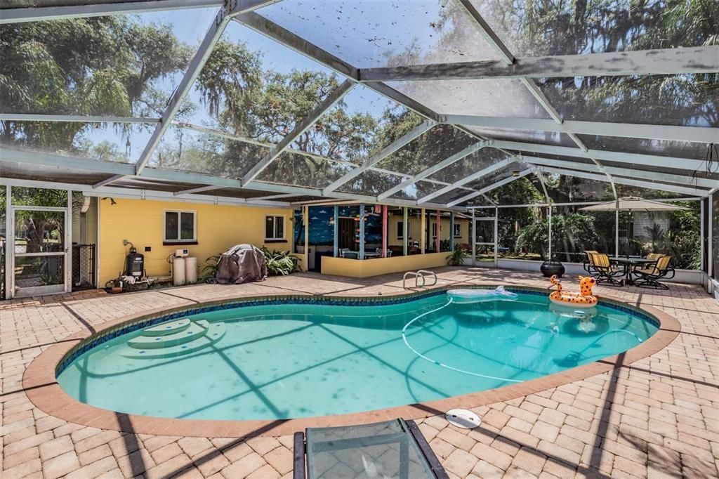 Activo con contrato: $417,000 (4 camas, 2 baños, 1752 Pies cuadrados)