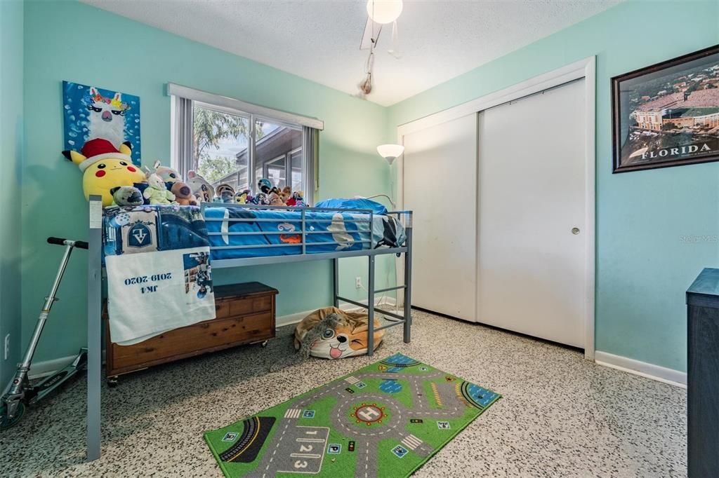 Activo con contrato: $417,000 (4 camas, 2 baños, 1752 Pies cuadrados)