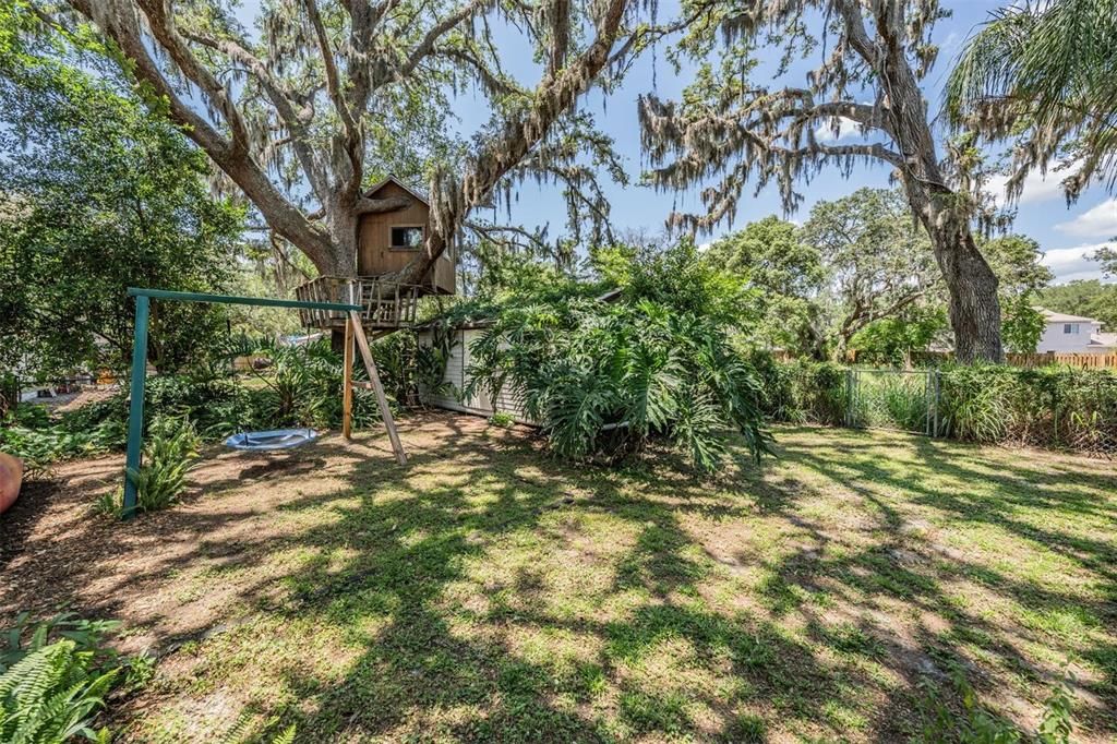 Activo con contrato: $417,000 (4 camas, 2 baños, 1752 Pies cuadrados)