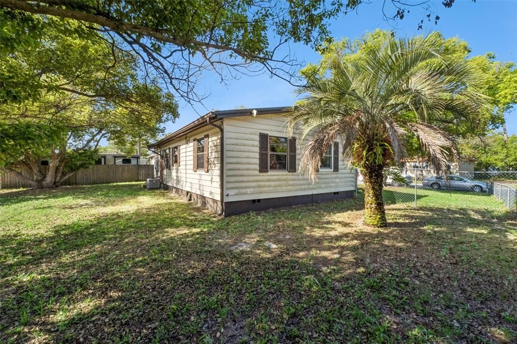 Active With Contract: $220,000 (3 beds, 2 baths, 1000 Square Feet)