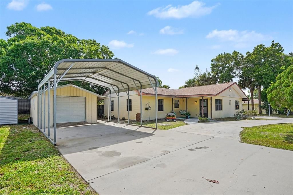 Active With Contract: $295,000 (3 beds, 2 baths, 1902 Square Feet)