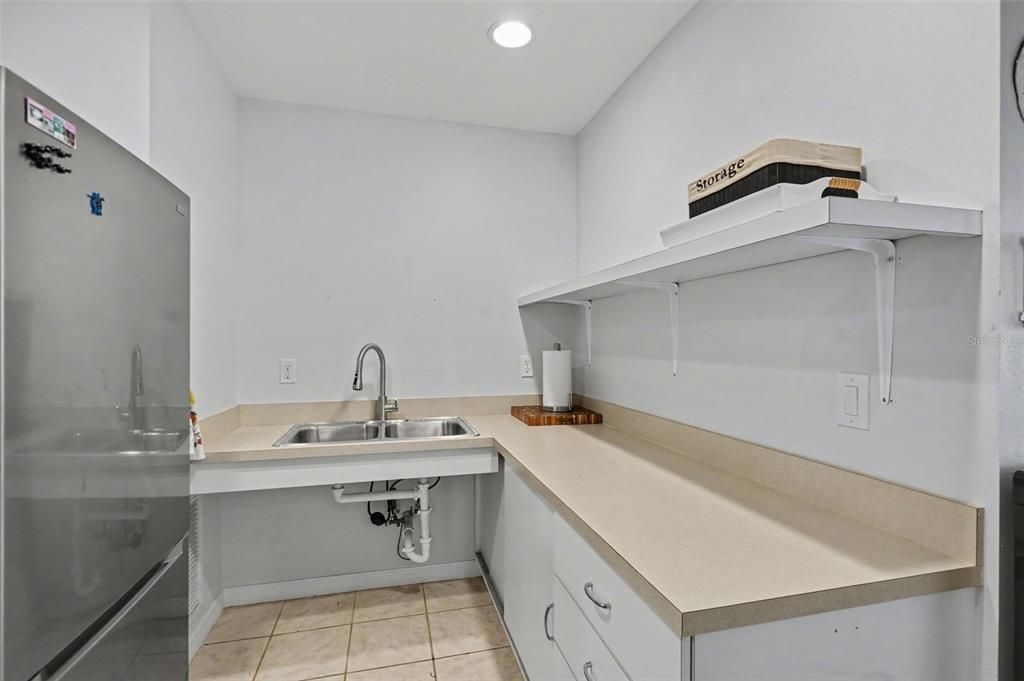 Active With Contract: $295,000 (3 beds, 2 baths, 1902 Square Feet)