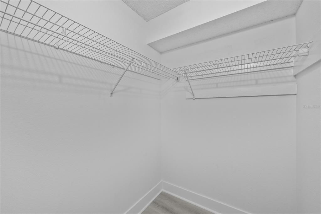 For Sale: $287,990 (2 beds, 2 baths, 1050 Square Feet)