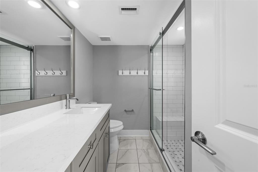 For Sale: $287,990 (2 beds, 2 baths, 1050 Square Feet)