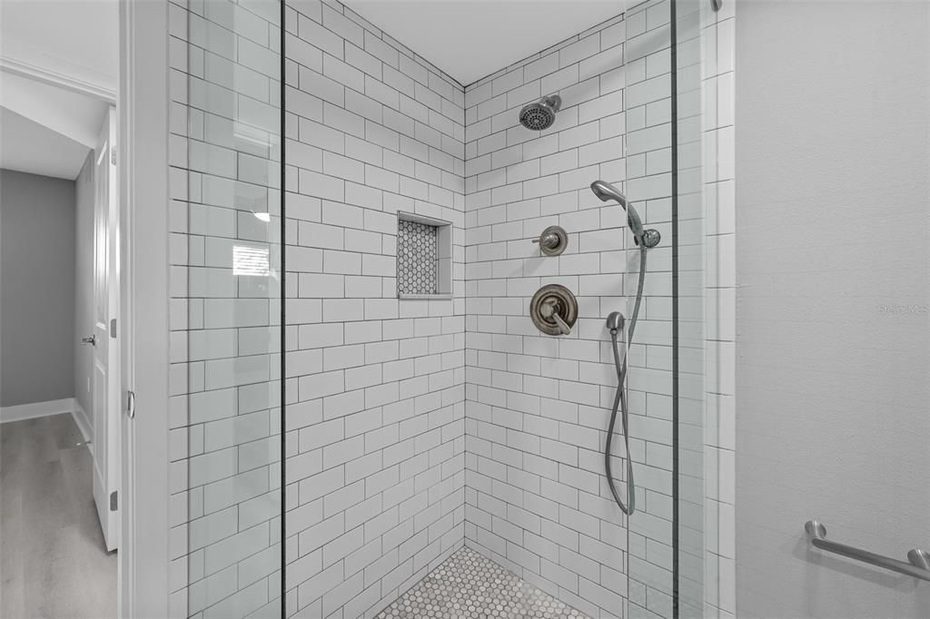 For Sale: $287,990 (2 beds, 2 baths, 1050 Square Feet)