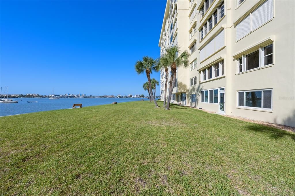 For Sale: $287,990 (2 beds, 2 baths, 1050 Square Feet)
