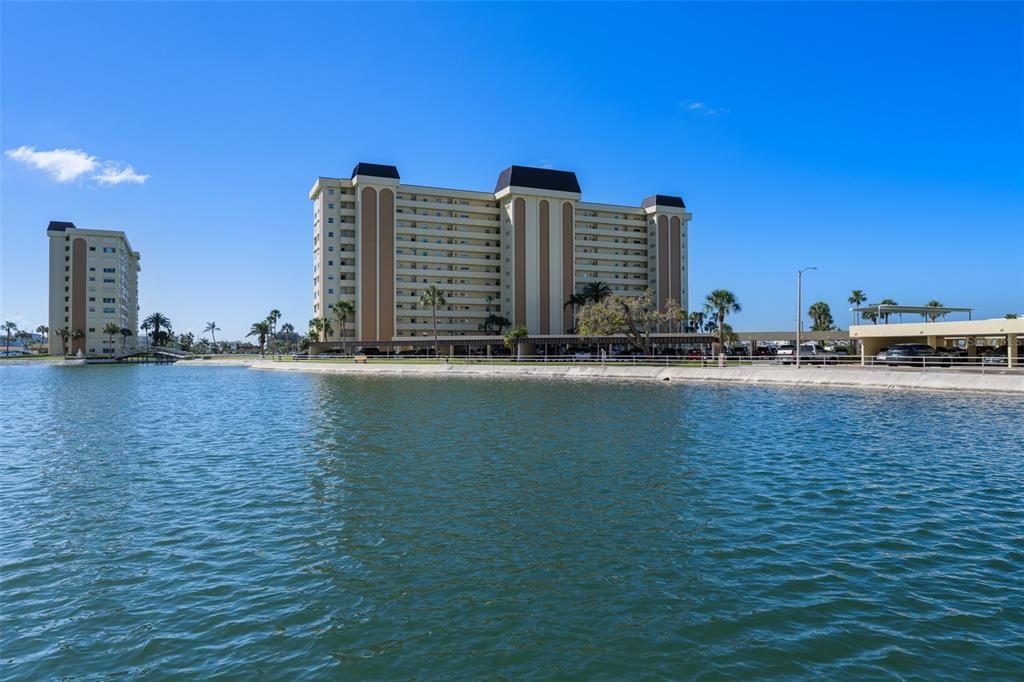 For Sale: $287,990 (2 beds, 2 baths, 1050 Square Feet)