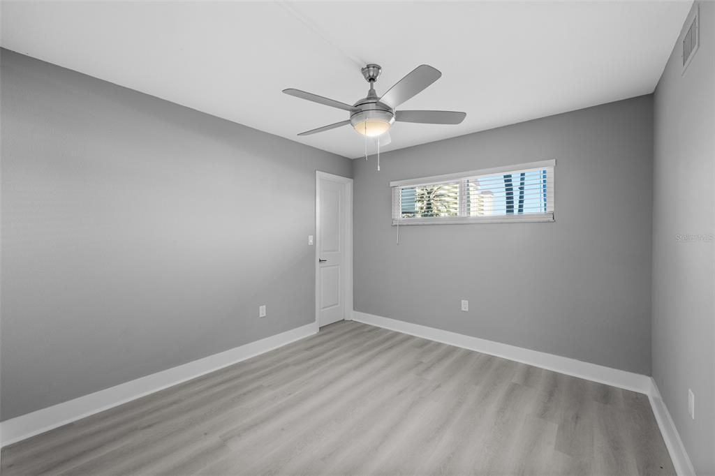 For Sale: $287,990 (2 beds, 2 baths, 1050 Square Feet)