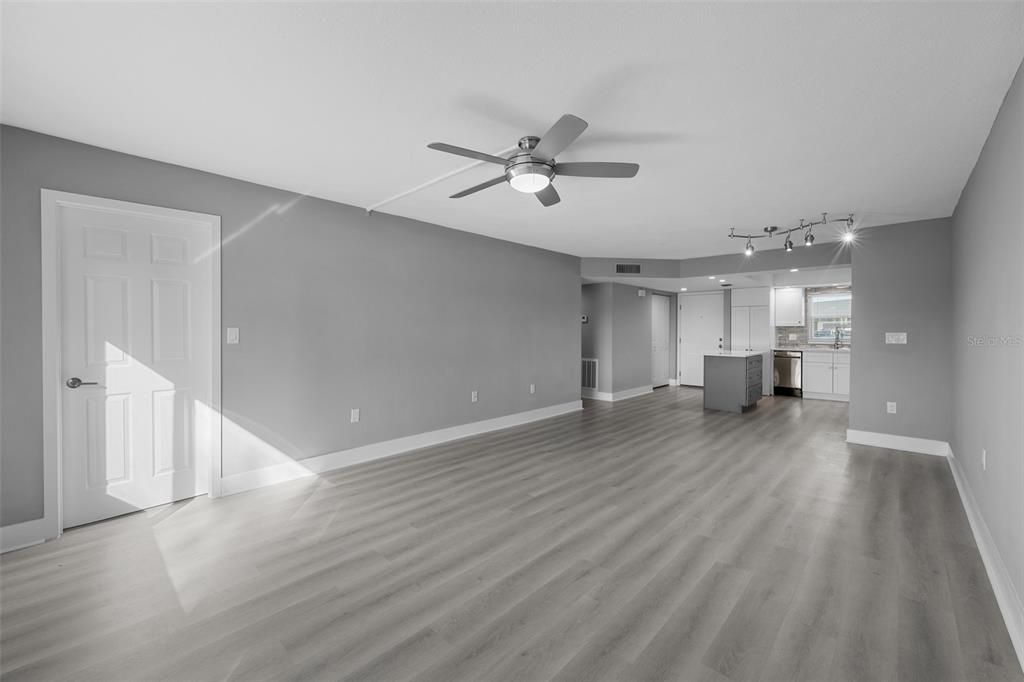 For Sale: $287,990 (2 beds, 2 baths, 1050 Square Feet)