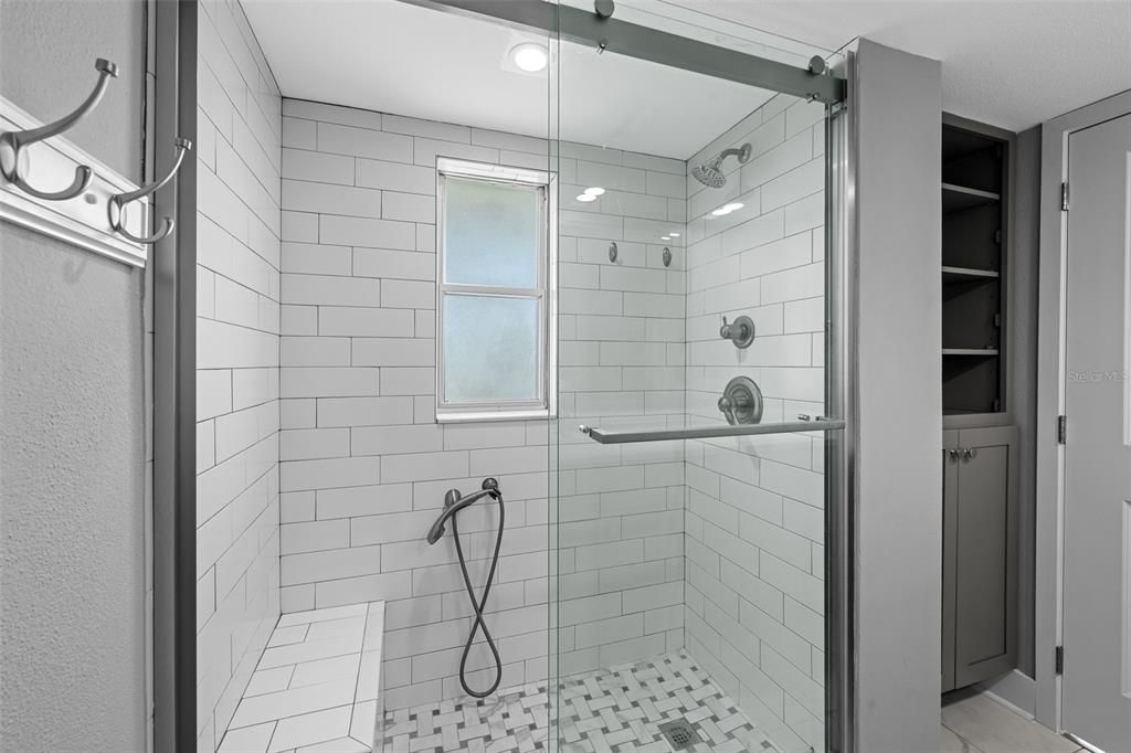 For Sale: $287,990 (2 beds, 2 baths, 1050 Square Feet)