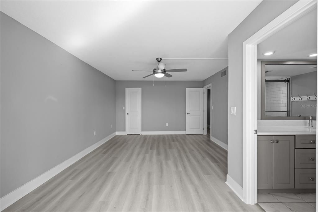 For Sale: $287,990 (2 beds, 2 baths, 1050 Square Feet)
