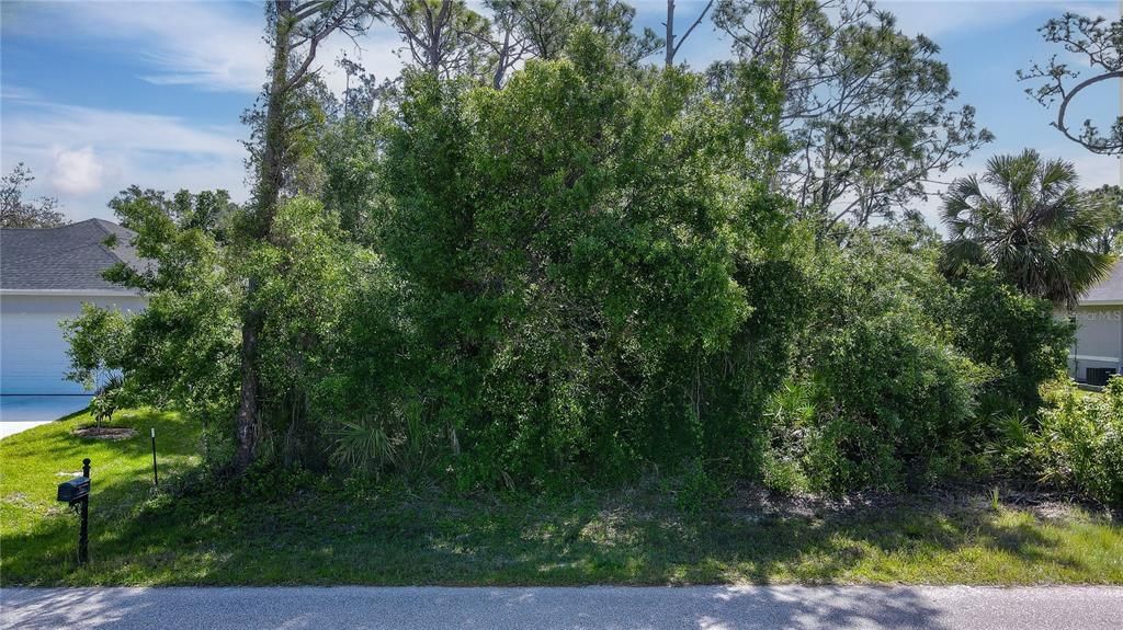待售: $21,500 (0.23 acres)