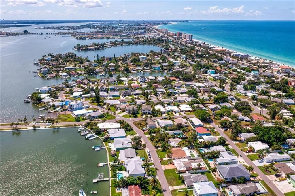 For Sale: $949,950 (4 beds, 3 baths, 2500 Square Feet)