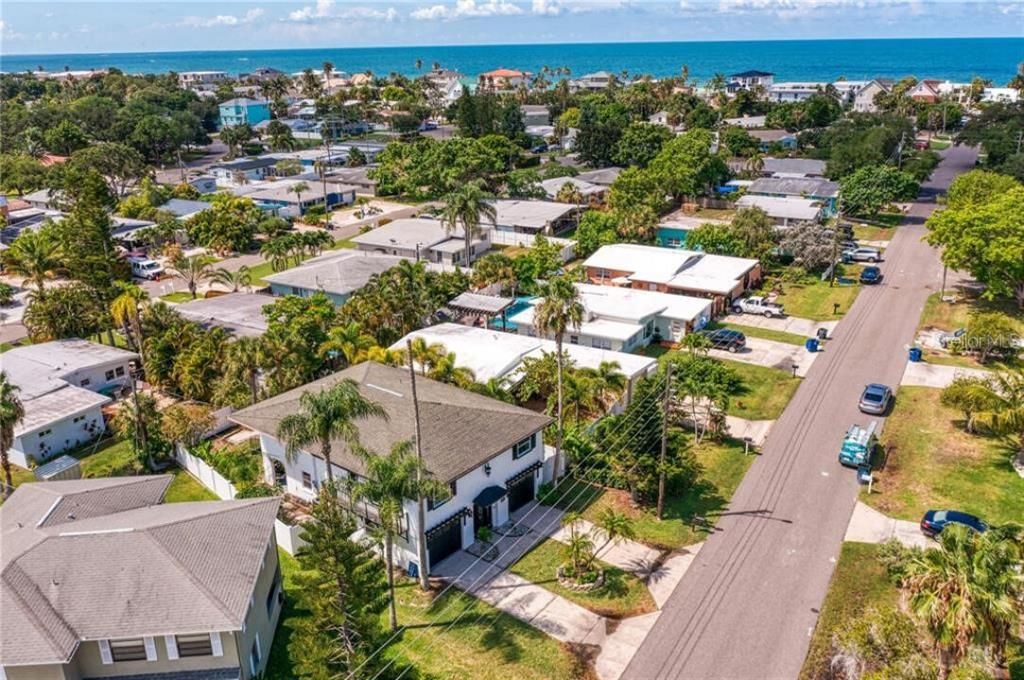 For Sale: $949,950 (4 beds, 3 baths, 2500 Square Feet)