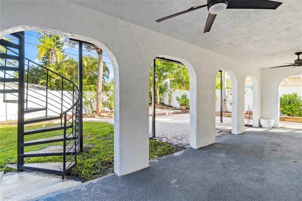 For Sale: $949,950 (4 beds, 3 baths, 2500 Square Feet)