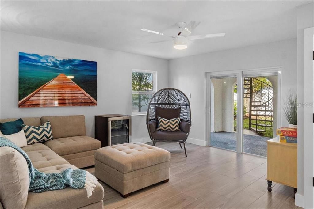 For Sale: $949,950 (4 beds, 3 baths, 2500 Square Feet)
