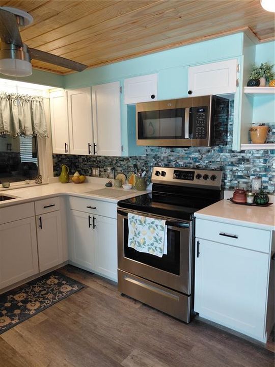 For Sale: $166,000 (2 beds, 2 baths, 960 Square Feet)