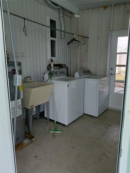 For Sale: $166,000 (2 beds, 2 baths, 960 Square Feet)