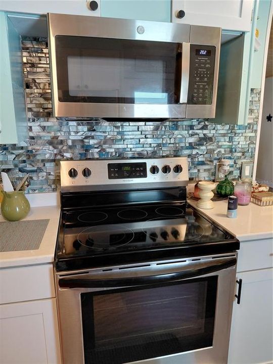For Sale: $166,000 (2 beds, 2 baths, 960 Square Feet)