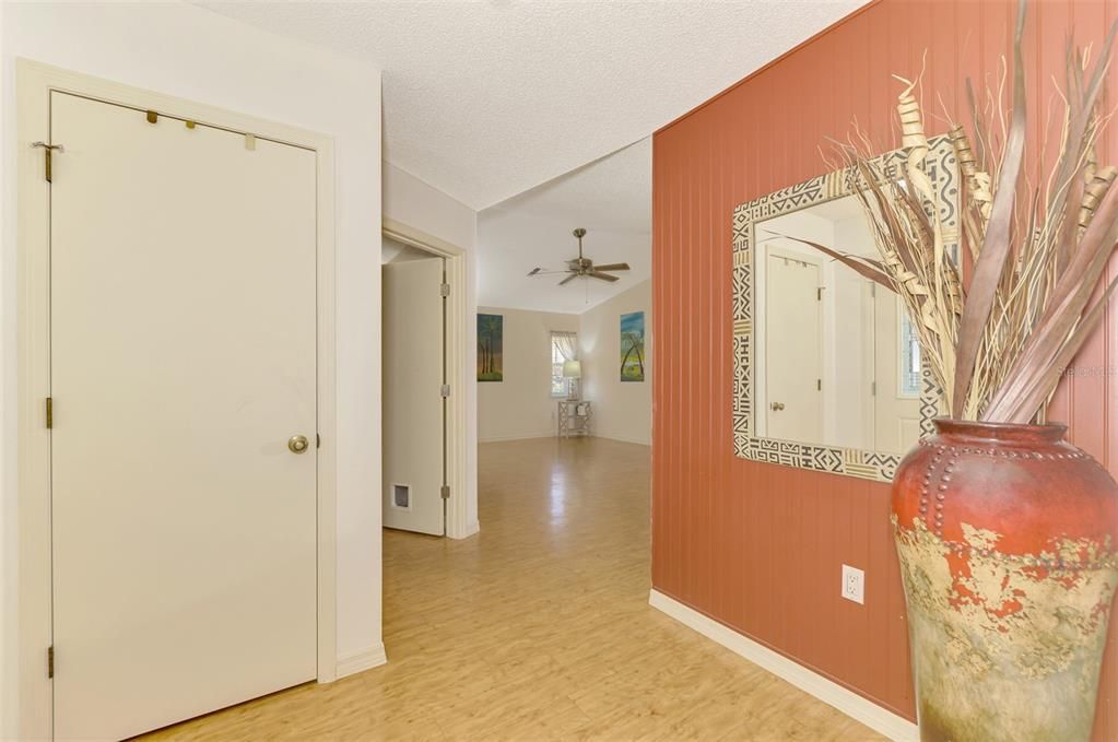 Activo con contrato: $349,900 (3 camas, 2 baños, 1884 Pies cuadrados)