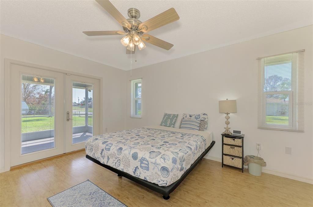 Activo con contrato: $349,900 (3 camas, 2 baños, 1884 Pies cuadrados)