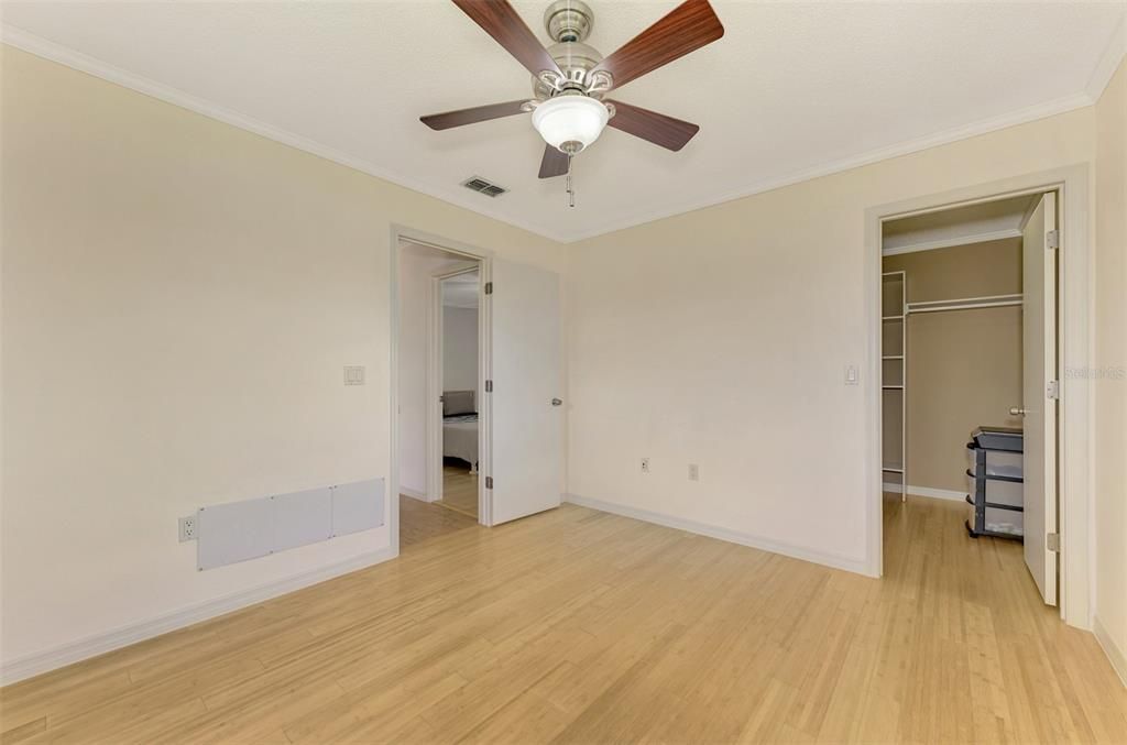 Activo con contrato: $349,900 (3 camas, 2 baños, 1884 Pies cuadrados)