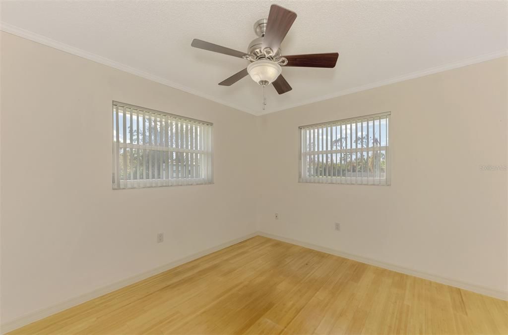 Activo con contrato: $349,900 (3 camas, 2 baños, 1884 Pies cuadrados)
