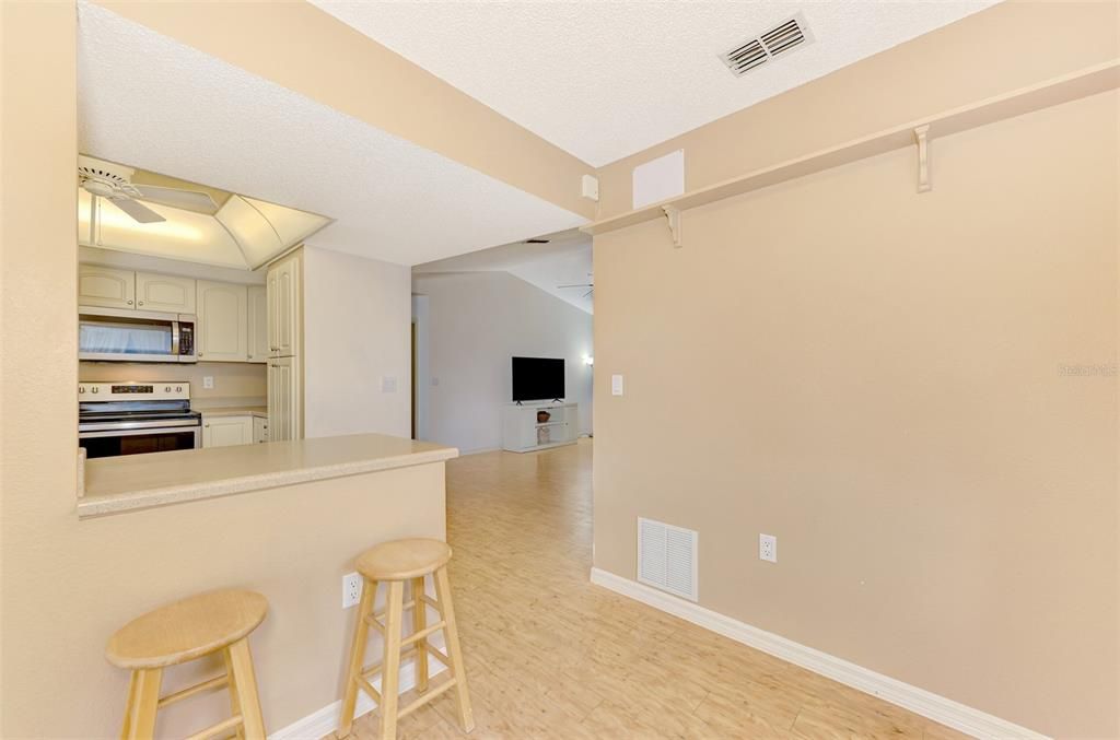 Activo con contrato: $349,900 (3 camas, 2 baños, 1884 Pies cuadrados)