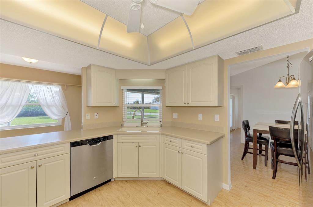Activo con contrato: $349,900 (3 camas, 2 baños, 1884 Pies cuadrados)