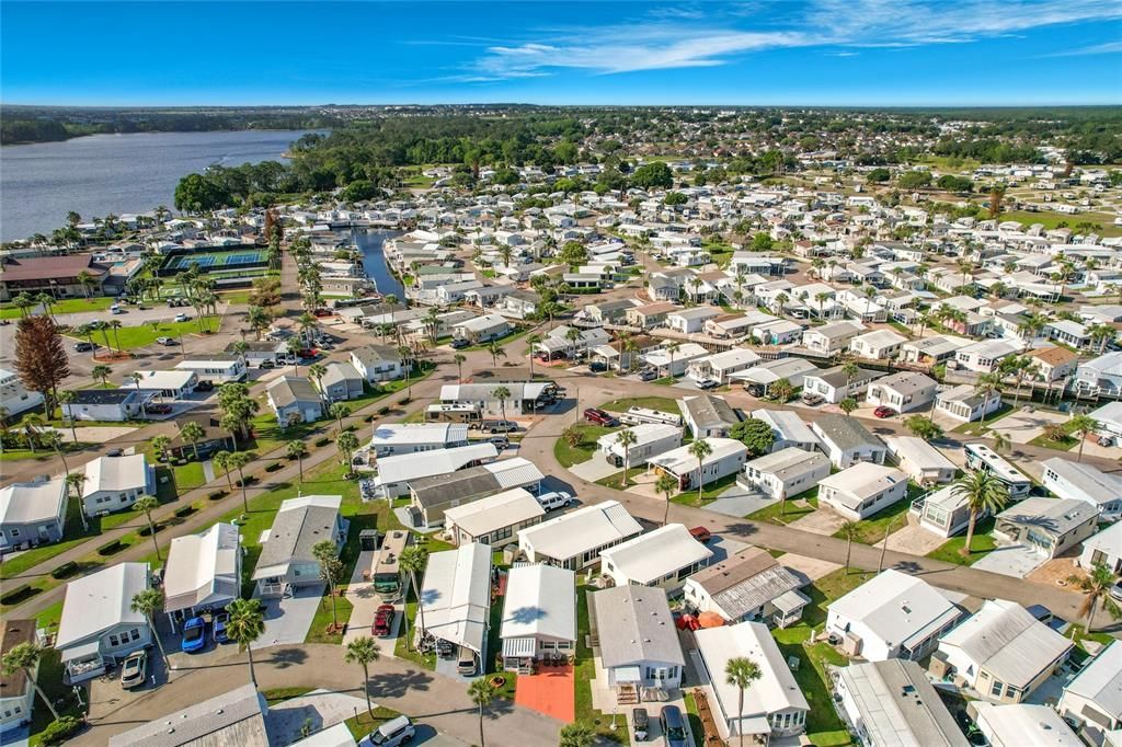 На продажу: $149,900 (2 спален, 1 ванн, 748 Квадратных фут)