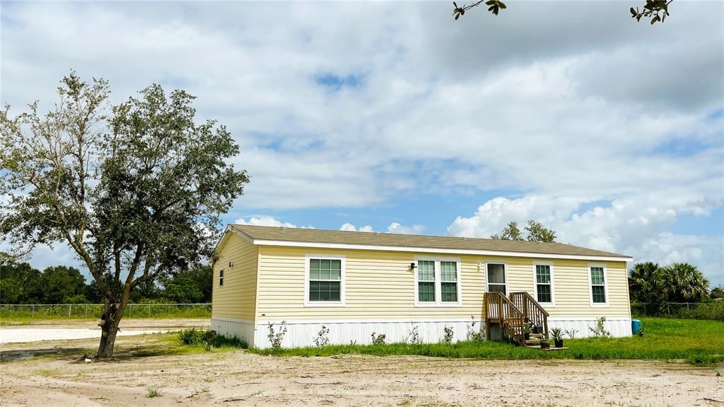 For Sale: $325,000 (3 beds, 2 baths, 1456 Square Feet)
