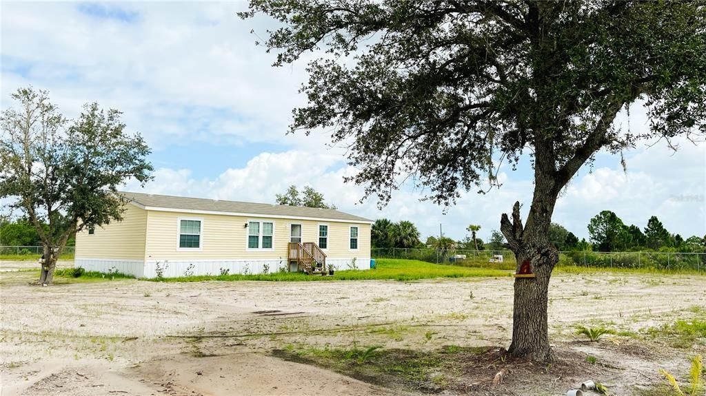 For Sale: $325,000 (3 beds, 2 baths, 1456 Square Feet)